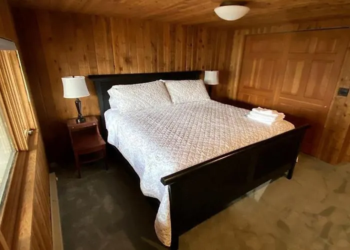 Remodeled With Pool Table And Hot-tub In Wyoming Holiday home