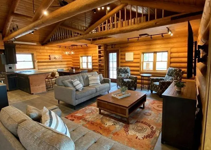 Remodeled With Pool Table And Hot-tub In Wyoming Alpine