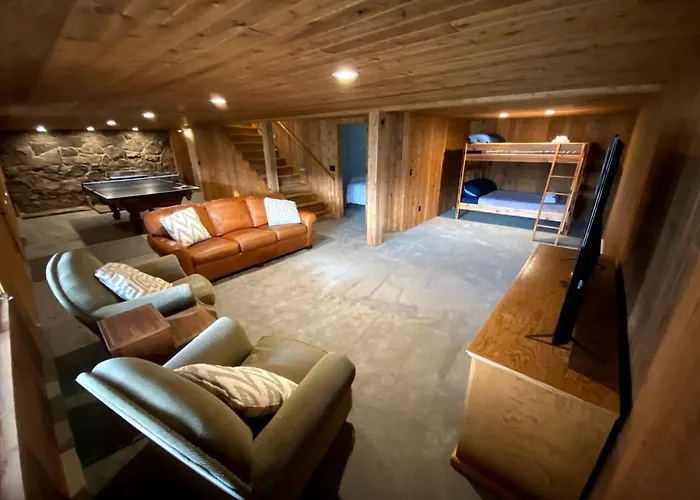 Remodeled With Pool Table And Hot-tub In Wyoming *