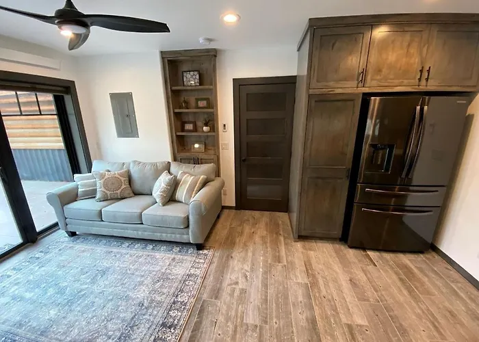 Remodeled With Pool Table And Hot-tub In Wyoming Holiday home *