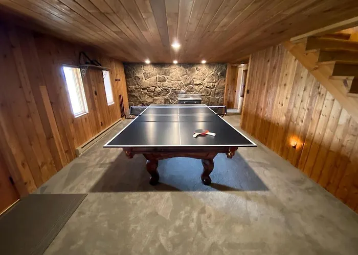 Remodeled With Pool Table And Hot-tub In Wyoming Holiday home