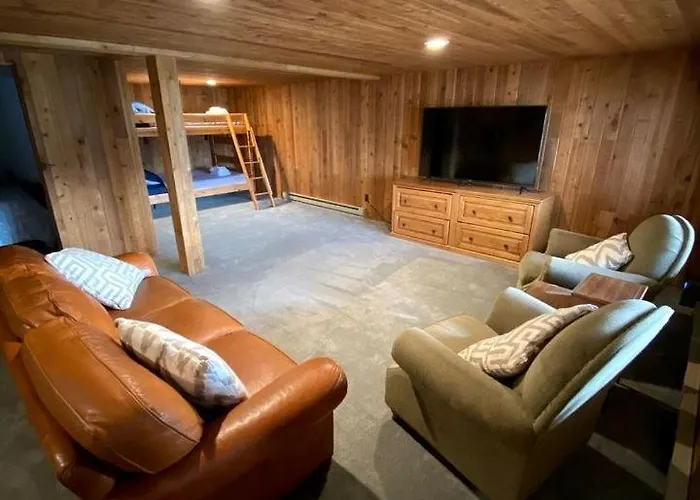 Remodeled With Pool Table And Hot-tub In Wyoming *