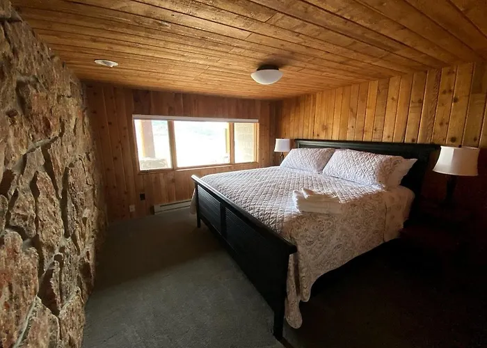 Remodeled With Pool Table And Hot-tub In Wyoming Holiday home Alpine