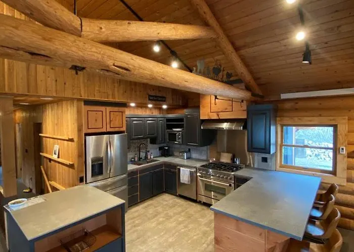 Remodeled With Pool Table And Hot-tub In Wyoming
